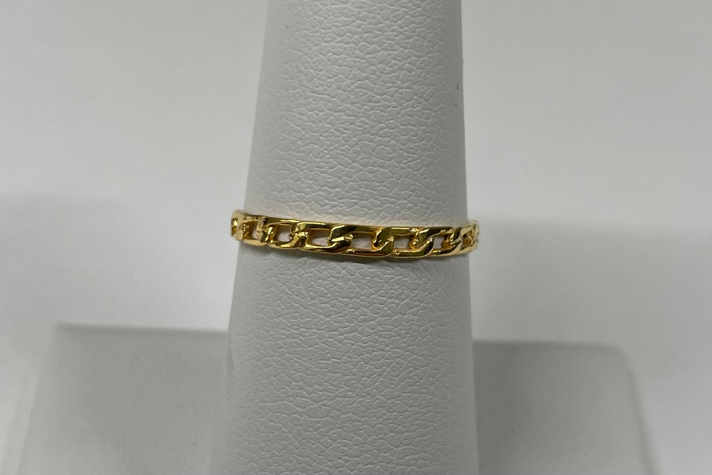 Oval Cuban link ring