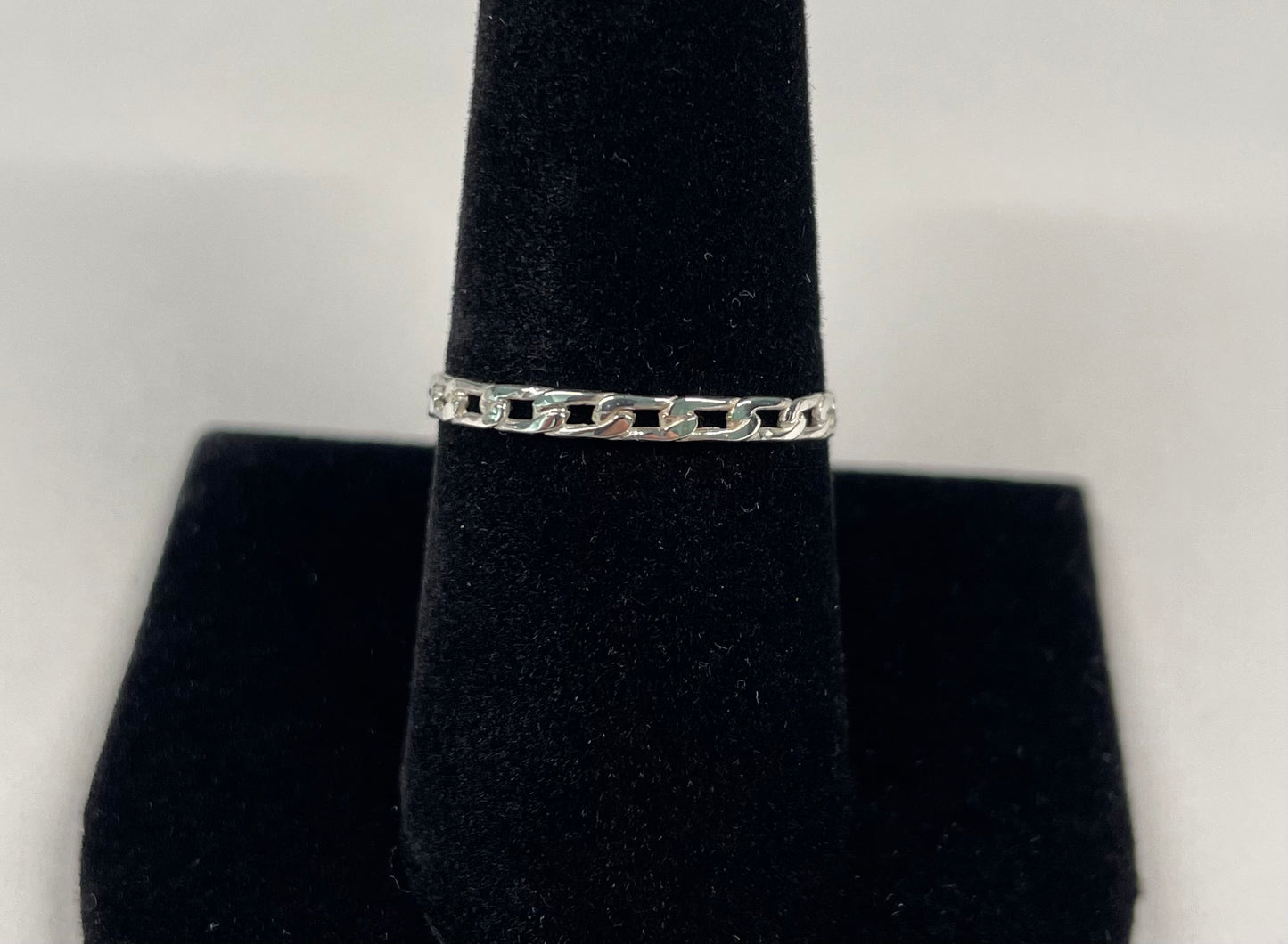 Oval Cuban link ring