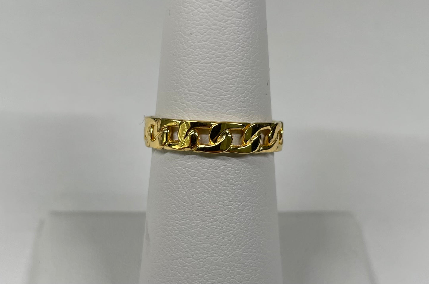 Oval Cuban link ring