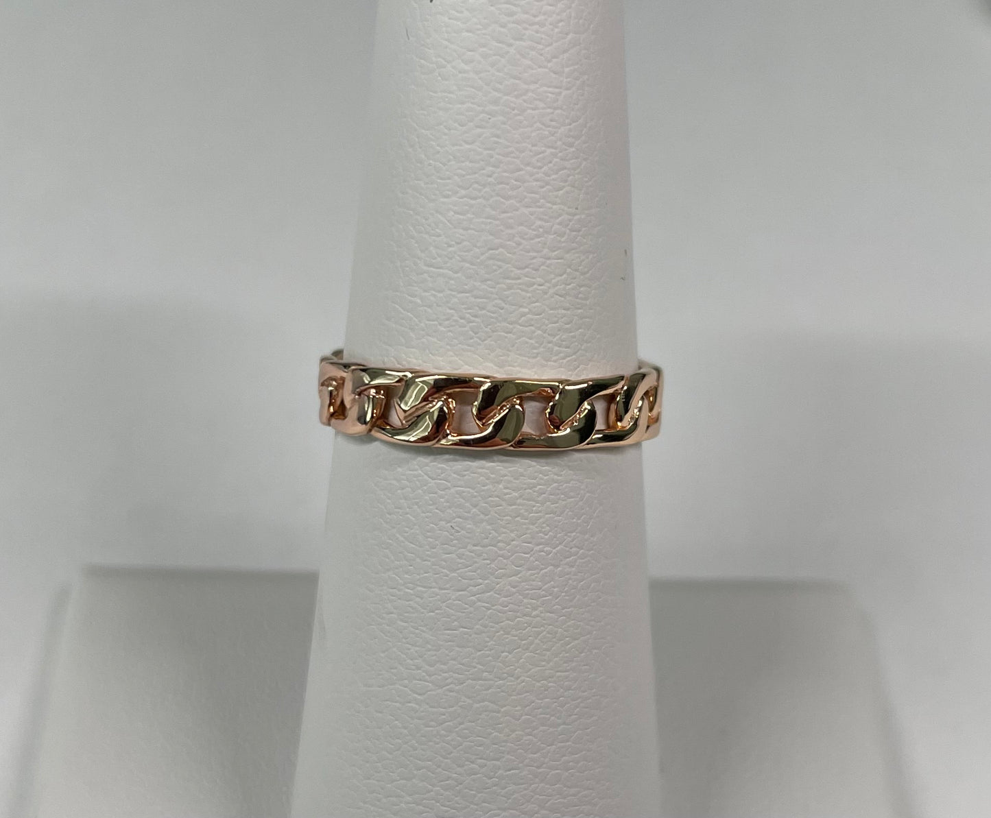 Oval Cuban link ring