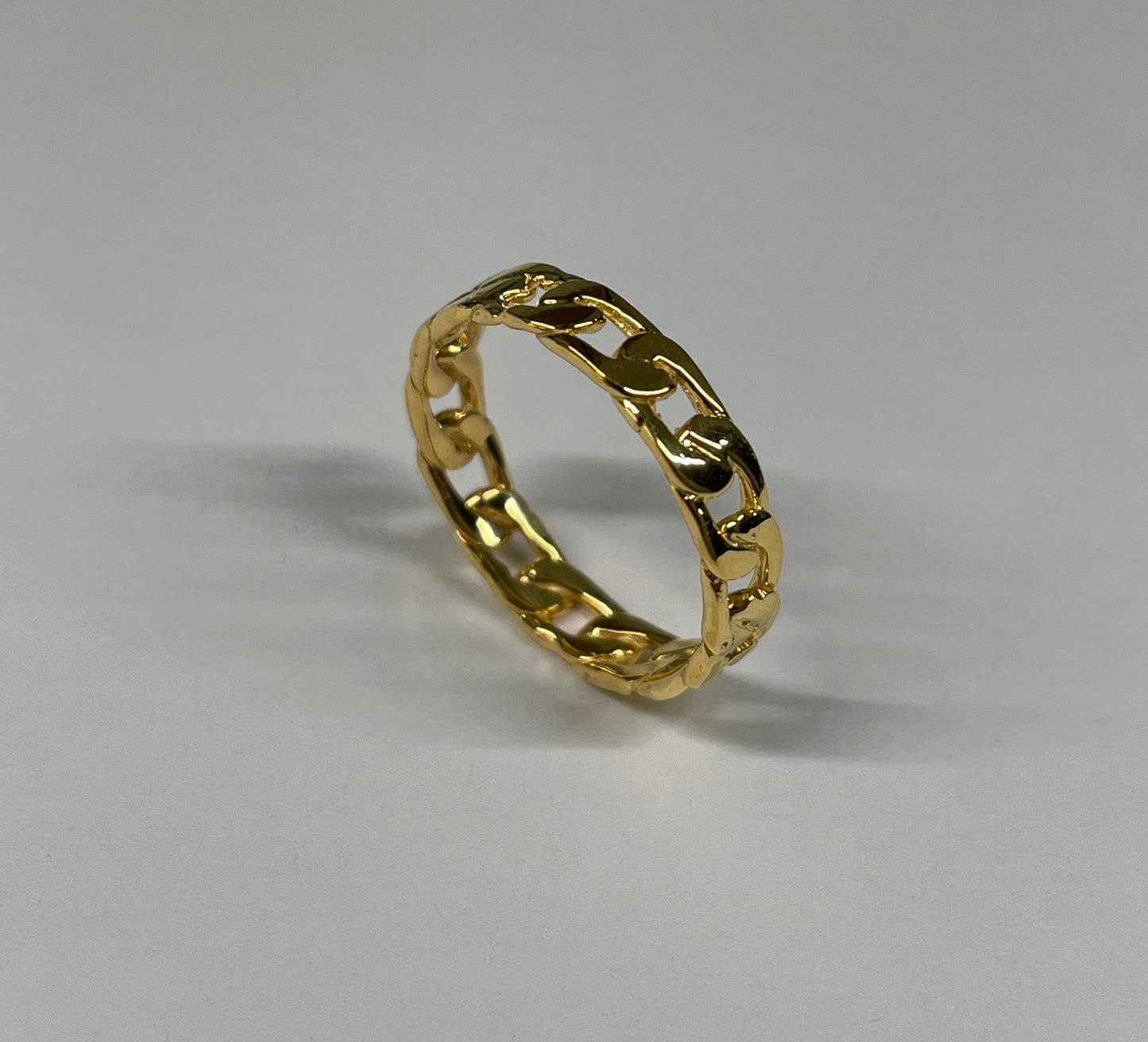 Oval Cuban link ring