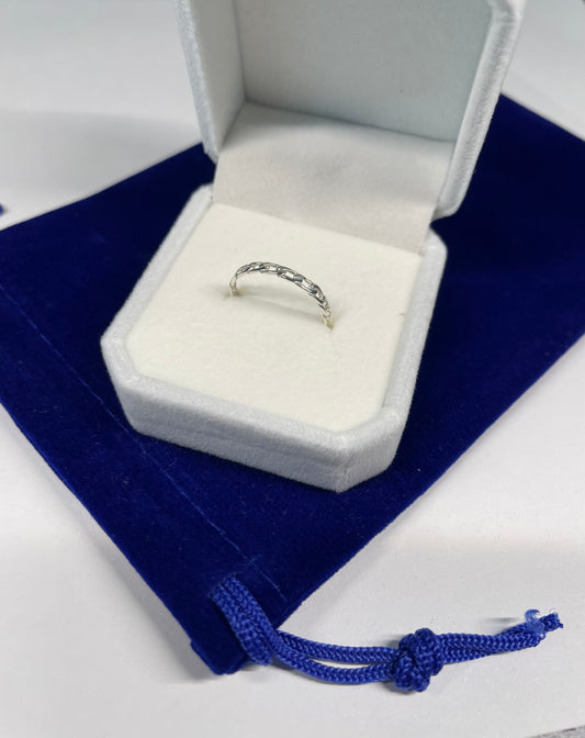 Oval Cuban link ring