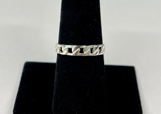 Oval Cuban link ring
