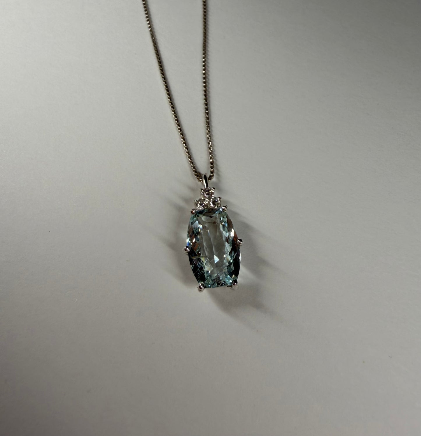 Aquamarine pendant