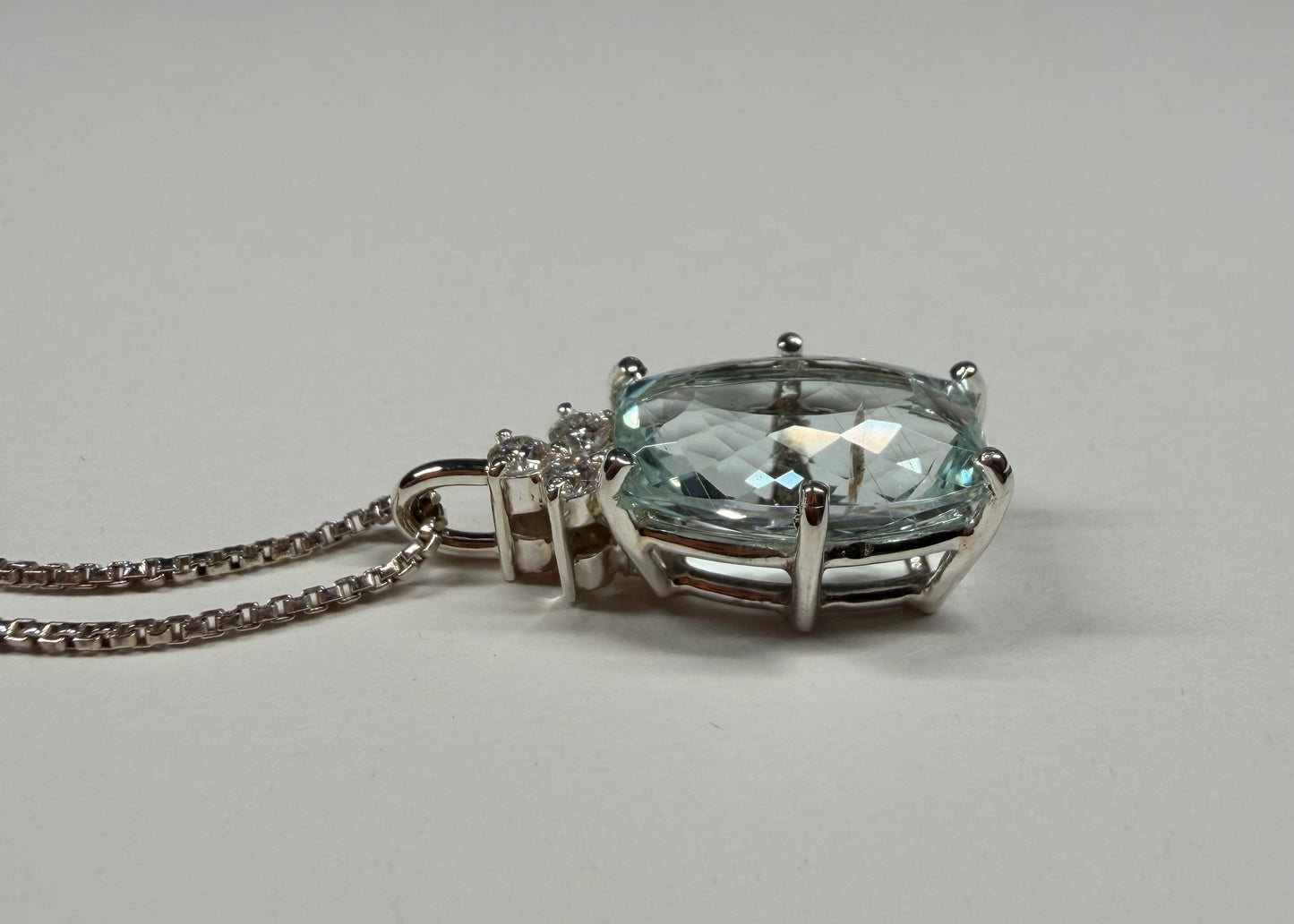 Aquamarine pendant